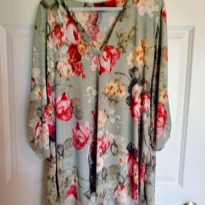 Honeyme quarter sleeve shirt like new